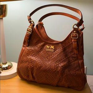 Coach Madison Criss Cross in Brown. d1282 19839